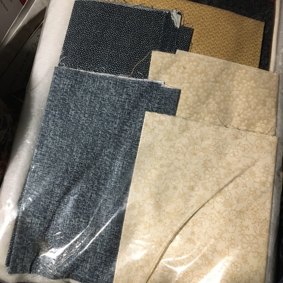 NIP Log Cabin Star Wall Quilt Kit Log Cabin Designed by Rachel T Pellman - Picture 2 of 3